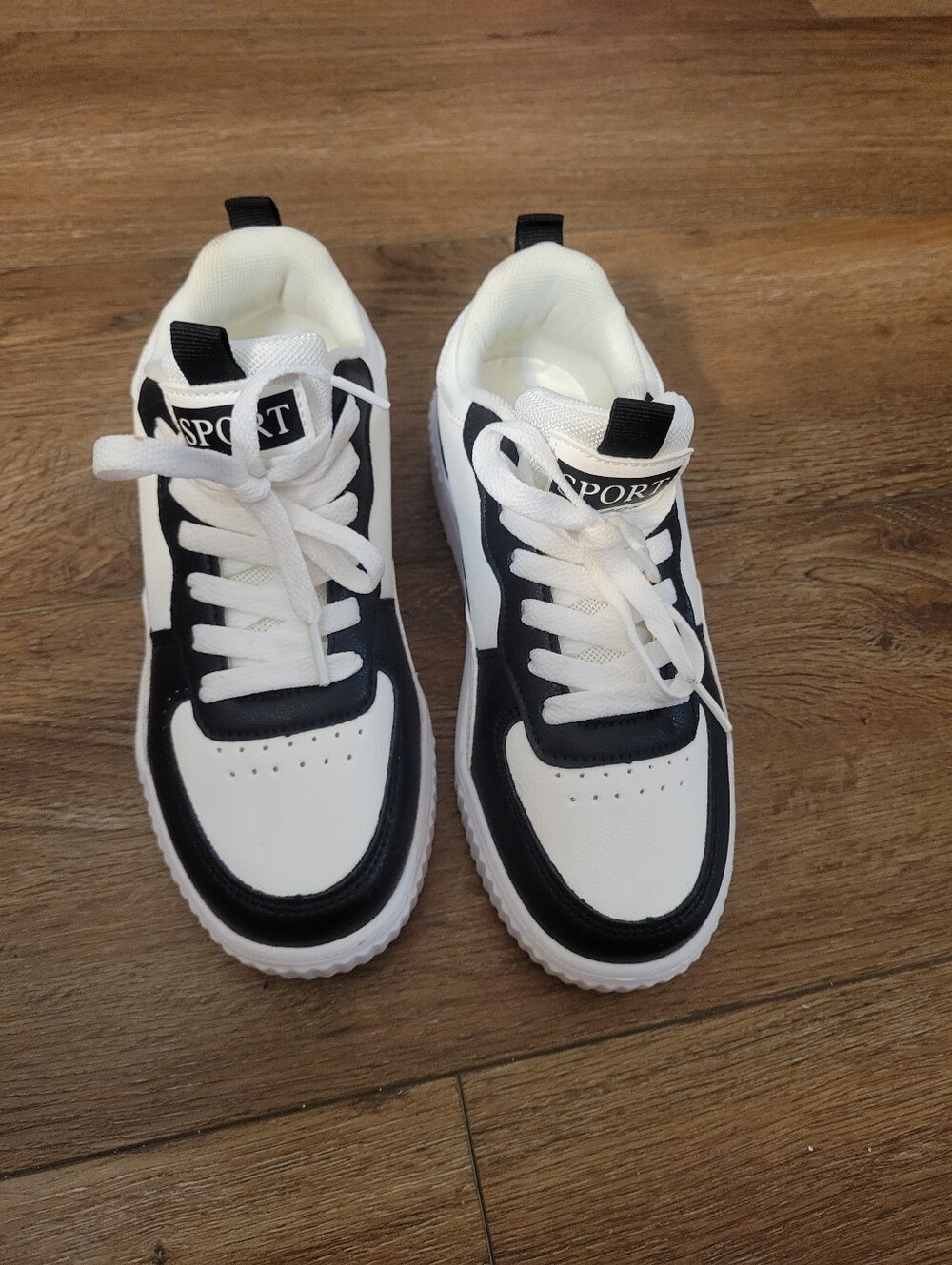 Sporto Kids White and Black Lace-Up Sneakers